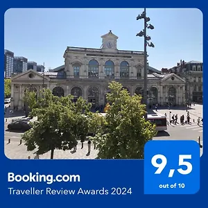 En Face De La Gare Flandres Lille